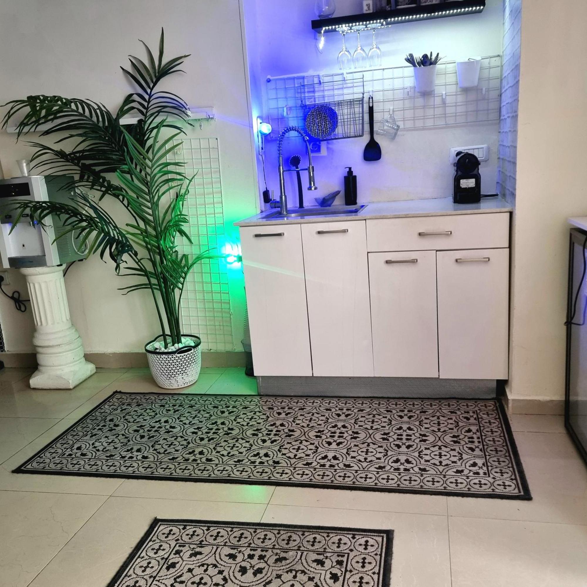 Bugrashov 13 Room Tel Aviv Exteriör bild
